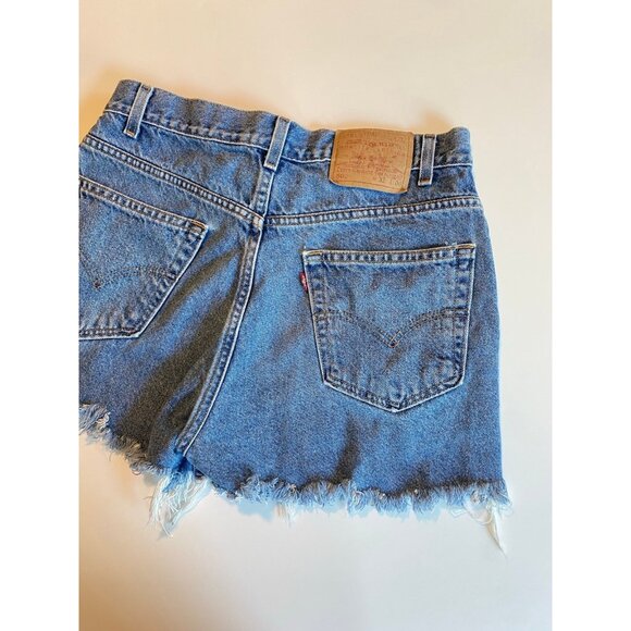Levi’s Denim Shorts - Picture 9 of 9